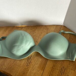 Victoria Secrets Mint Bra 38DDD